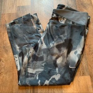 Nike workout Capri pants